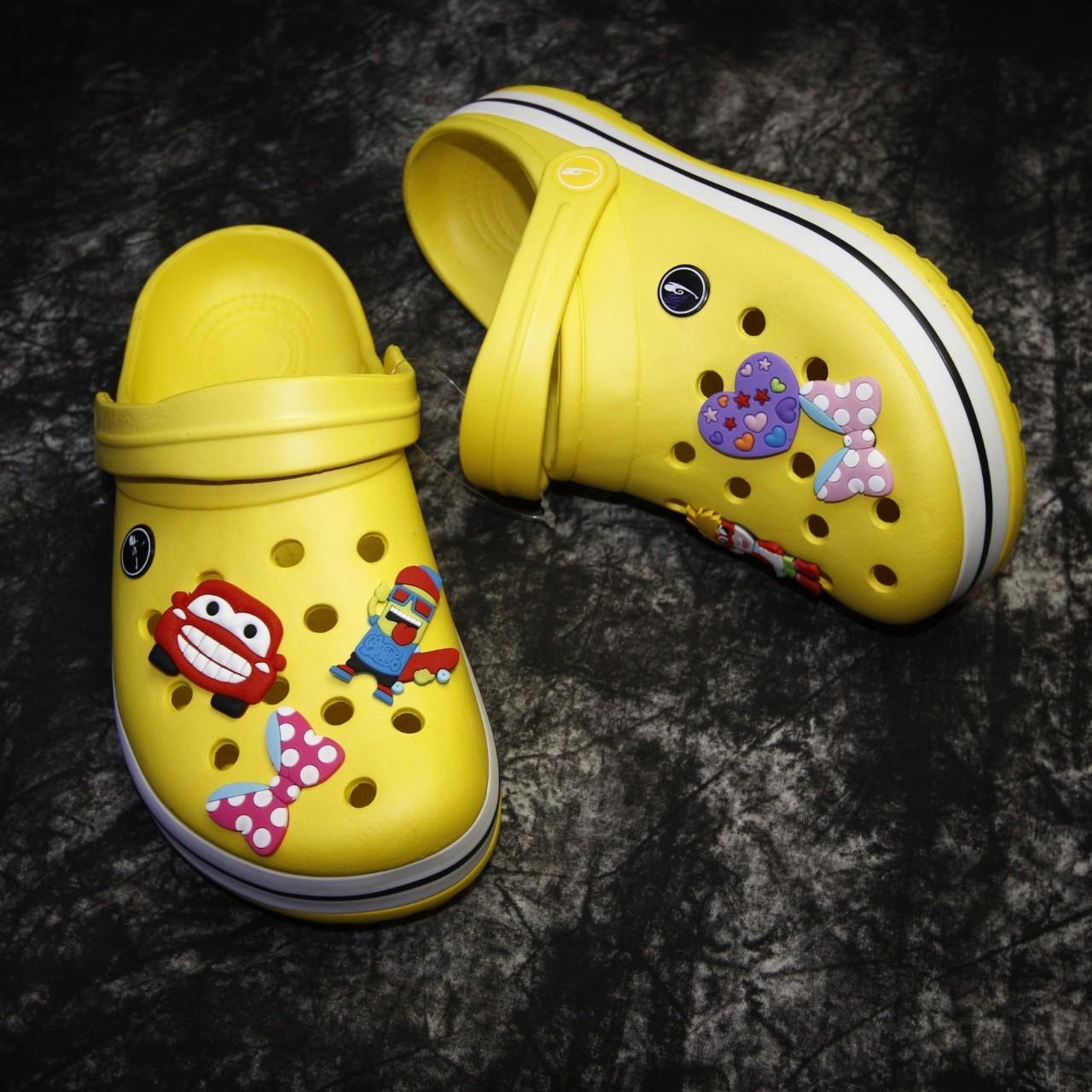 Dép Crocs nữ cao cấp giá sốc - Tặng kèm 6 sticker - nhiều màu