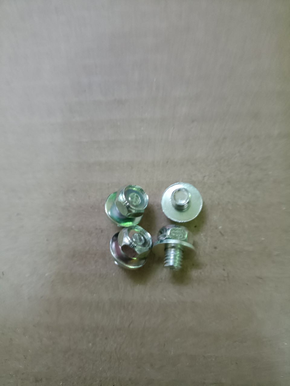 Bộ 4 ốc bọc sên cho xe Honda + Yamaha