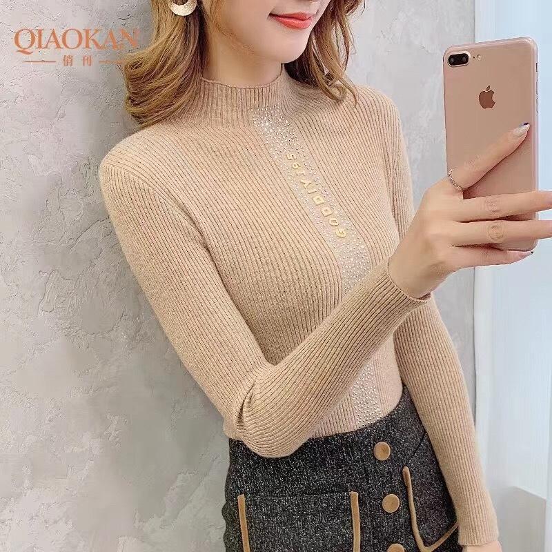 Áo len cổ cao đính đá