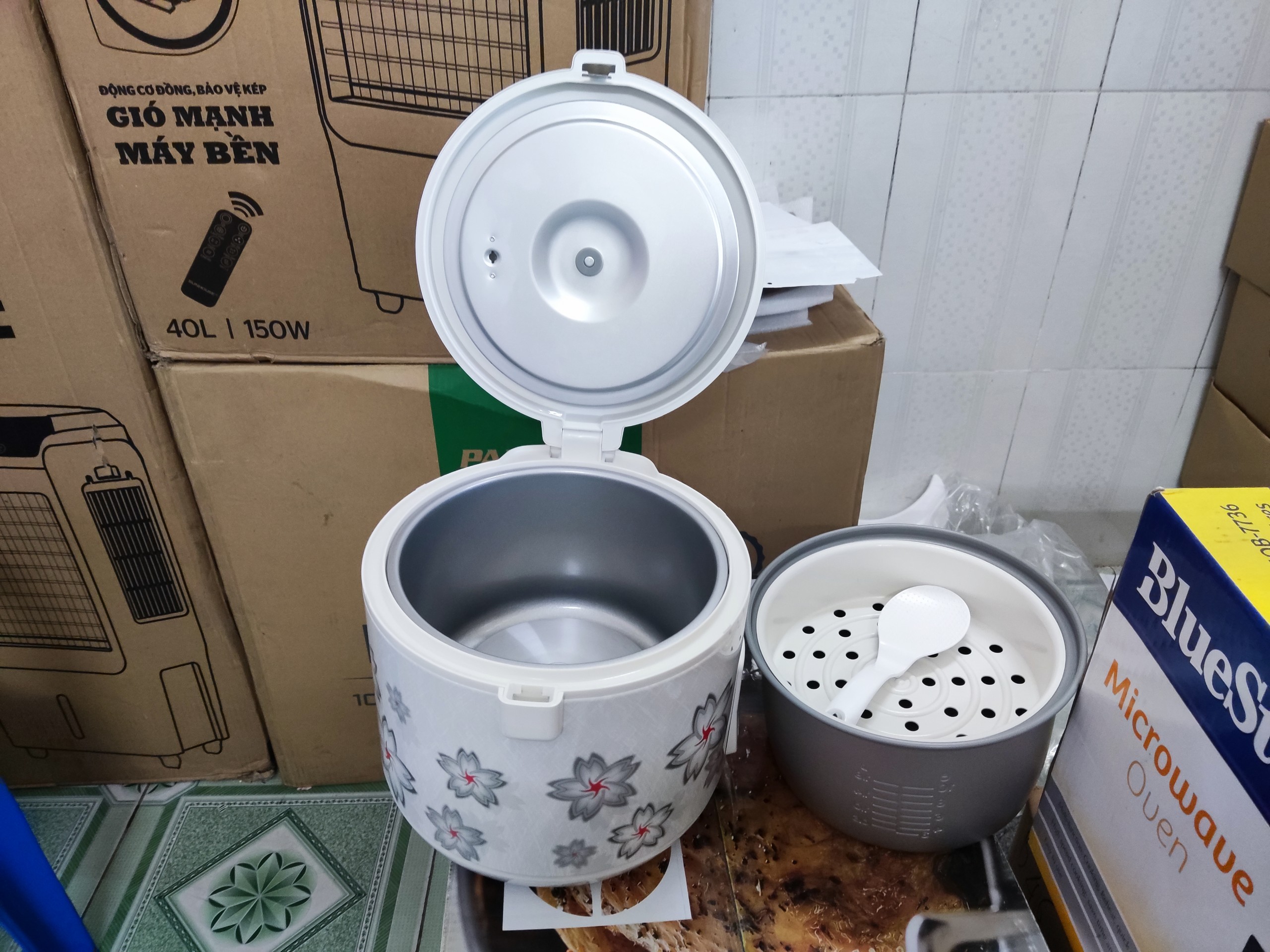 Nồi cơm điện Sharp 1.8 lít KS-N182ETV