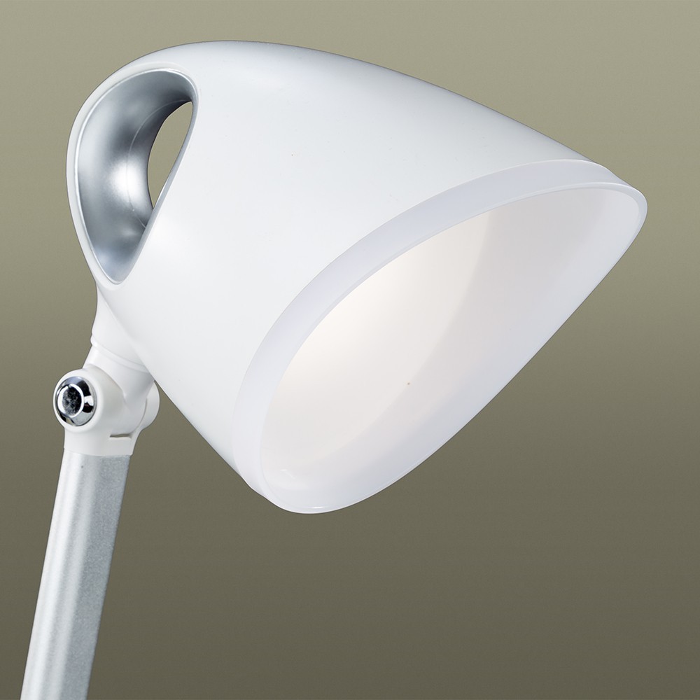 Đèn sạc để bàn led Panasonic HH-LT062019 Trắng