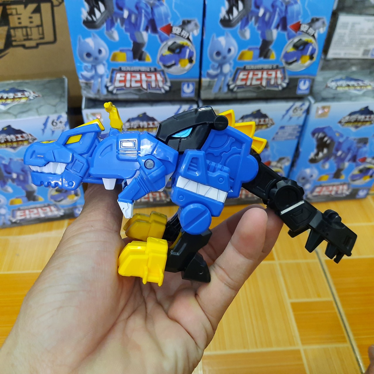 Biệt đội siêu nhân nhí miniforce Khủng Long Tyranno sấm sét & siêu nhân Volt tốc độ