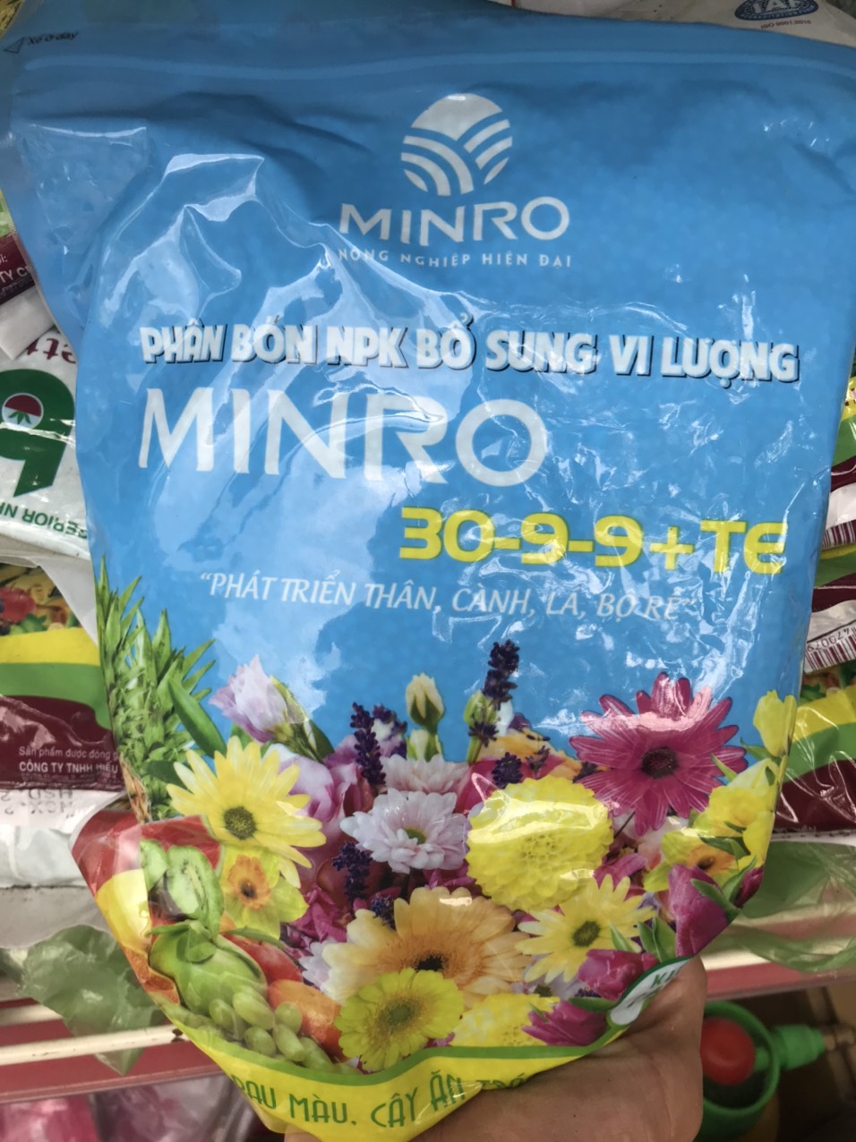 Phân NPK 30-9-9 gói 1kg MINRO
