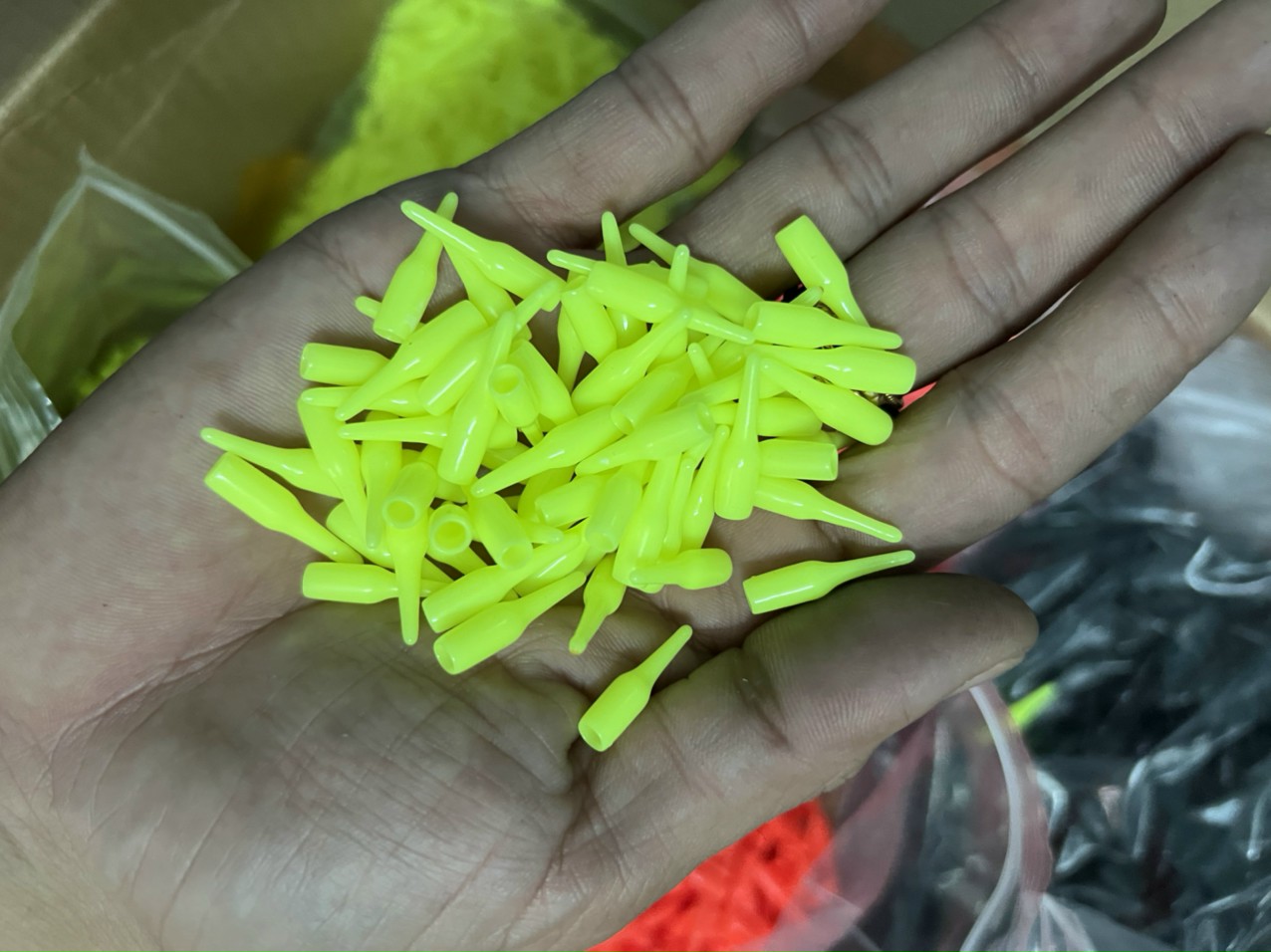 Chụp đầu chì gắn lưỡi câu