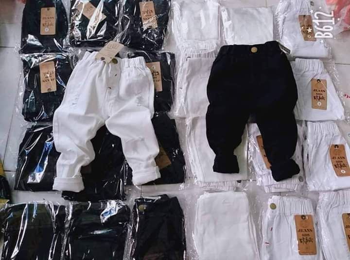 Quần kaki dài rách cá tính cho bé