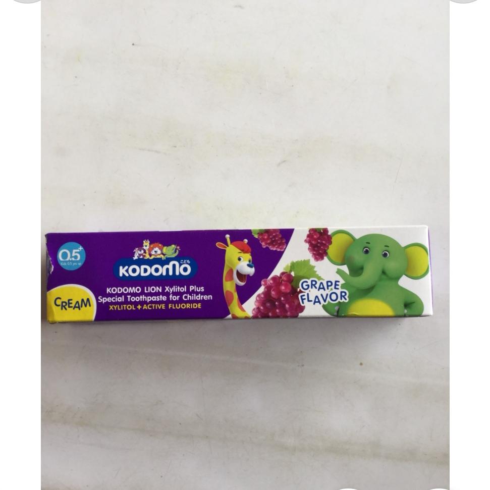 com bo 2 kem đánh răng kodomo nho 40gr