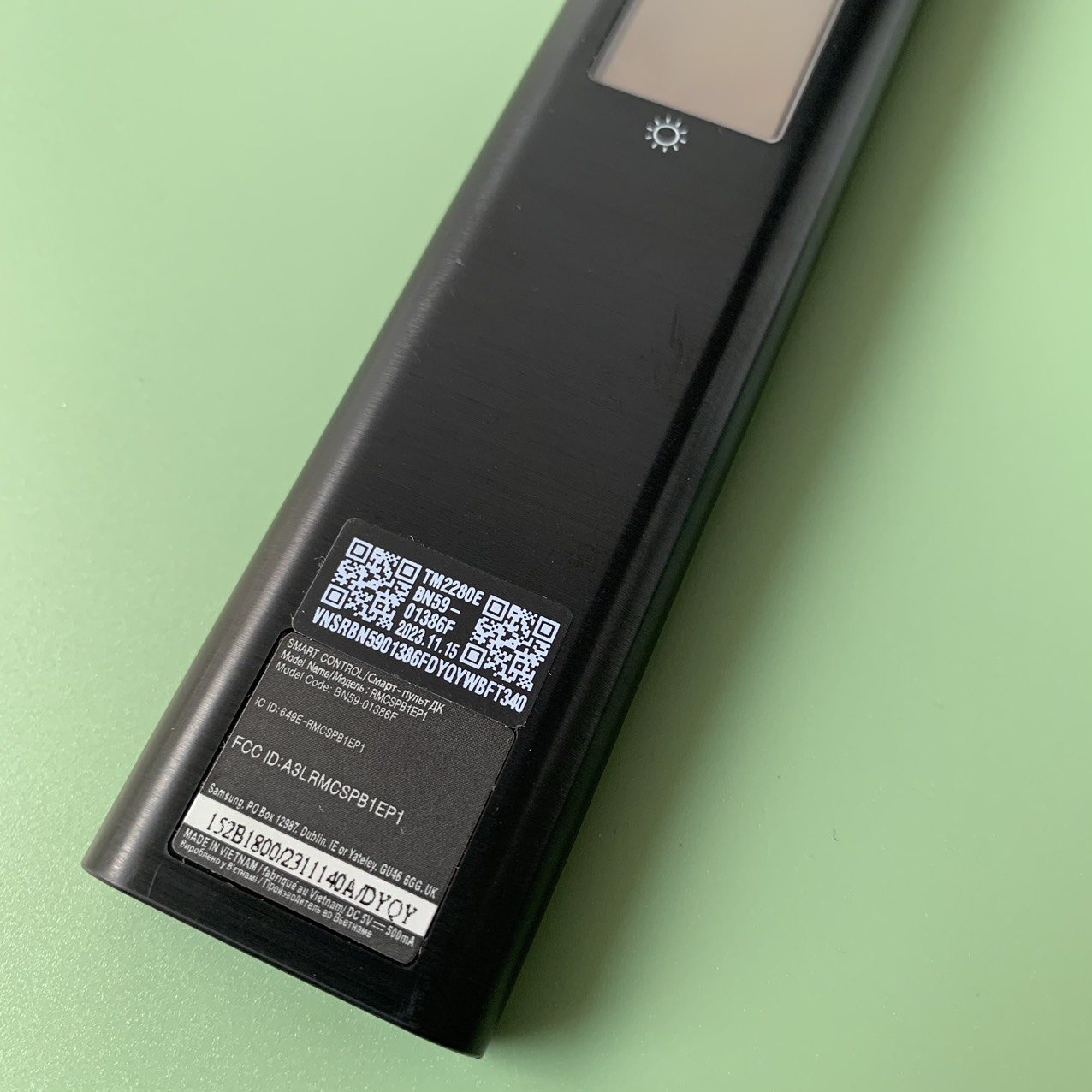 Điều khiển tivi Samsung năng lượng mặt trời hàng chính hãng theo TV, Remote samsung giọng nói Qled hàng Việt Nam