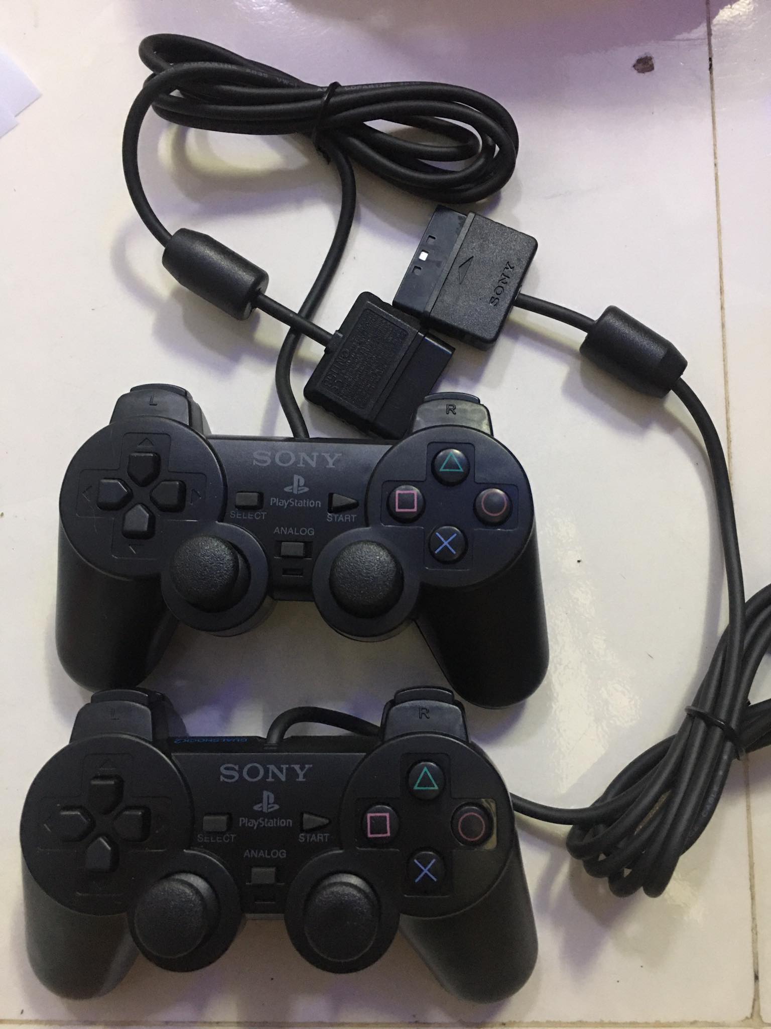 Bộ 2 tay cầm chơi game PlayStation 2 DualShock2 (Đen)