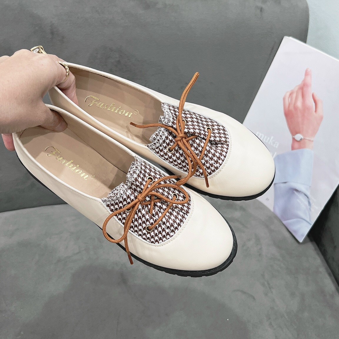 Giày đốc nữ dây buộc phối vải kẻ cực xinh