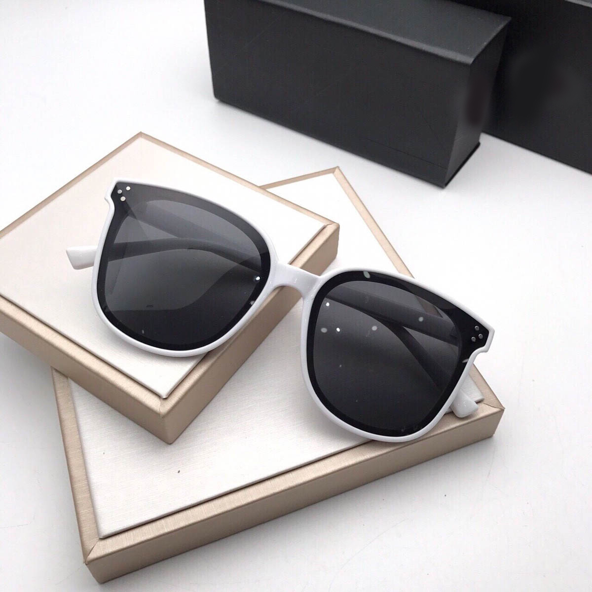 Mắt Kính Râm Mát Unisex Nam Nữ Thời Trang RETRO K301 Chống UV Đi Xe Đi Biển