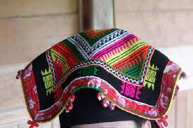 Khăn Piêu Dân  Tộc Thái