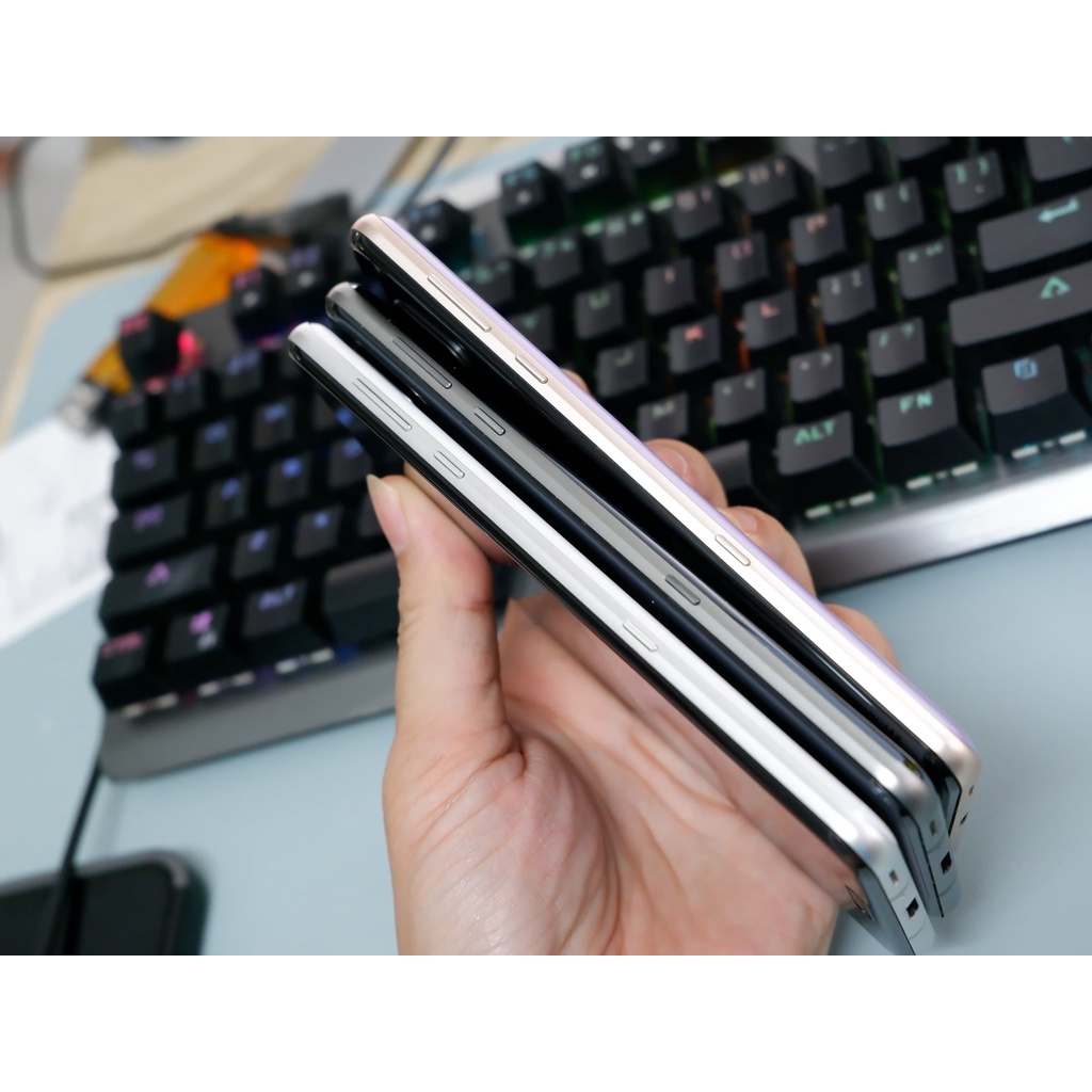 Điện thoại Sharp Aquos R3 loại A , tặng ốp lưng