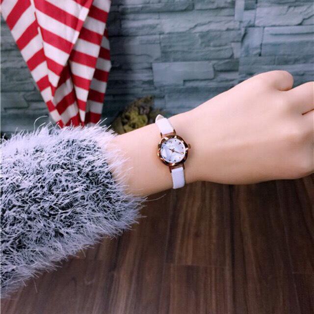 Đồng hồ nữ Yuhao mặt vát 3d nhỏ xinh