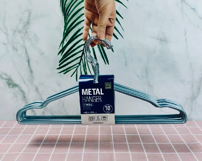 Set 10 móc treo quần áo inox metal lock&lock etm376