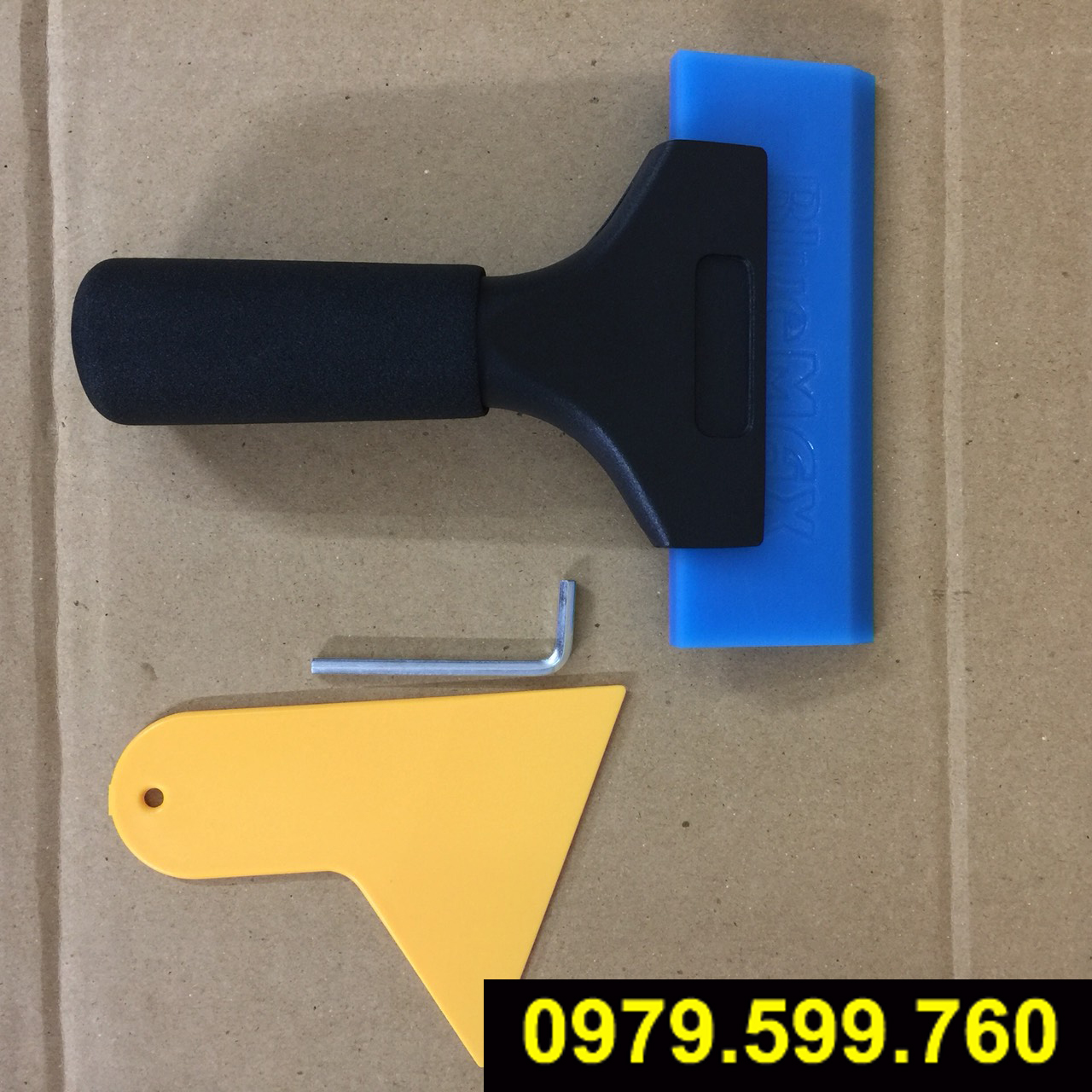 Tay gạt dán phim Bluemax