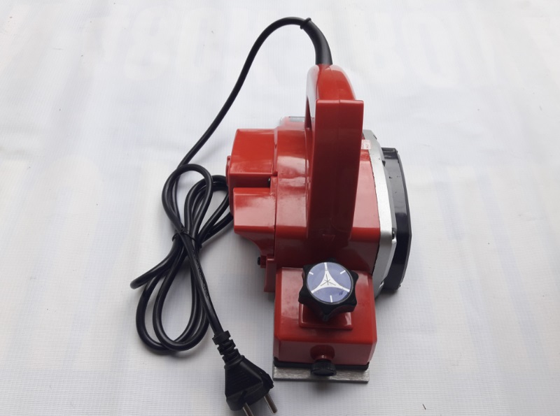 Máy bào gỗ Maktec MT190
