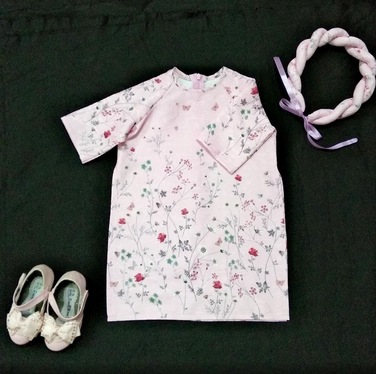 Mấn đội áo dài cách tân màu hồng