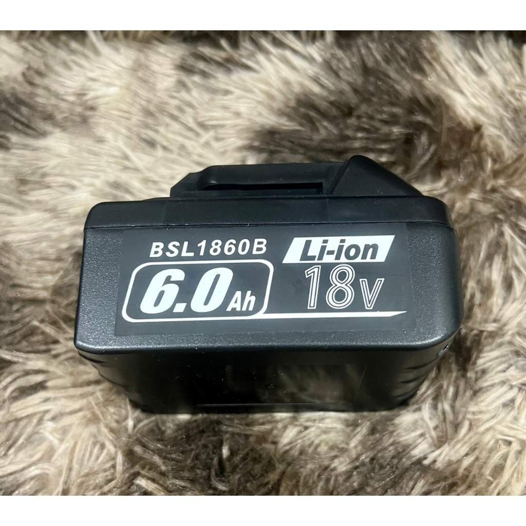 Các loại tem dán Makita , Bosch... trang trí vỏ pin. BN.