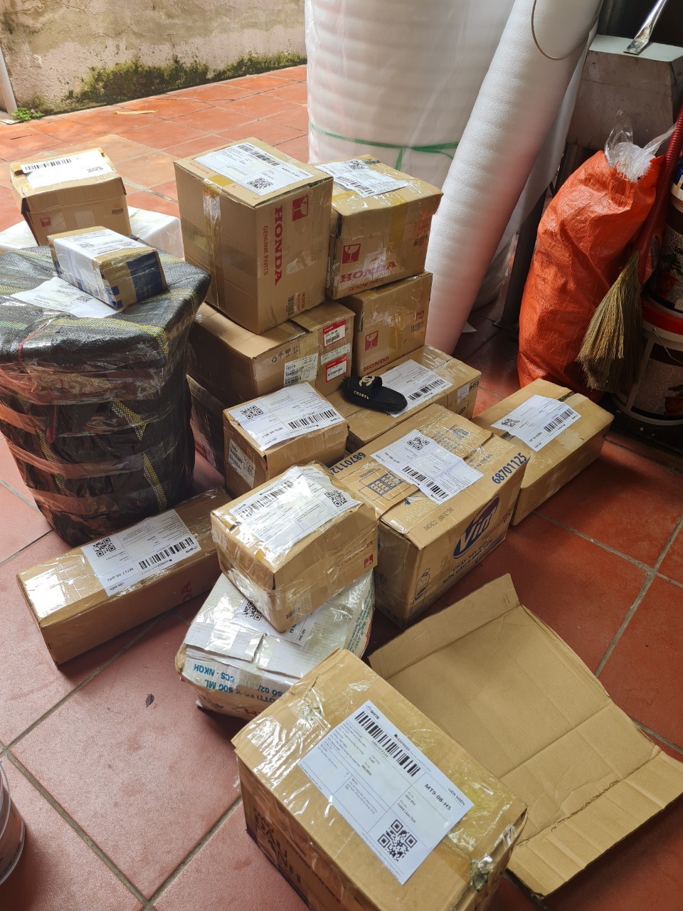 Sơn màu vân gỗ hệ nước ngoại thất( Hộp 1kg)