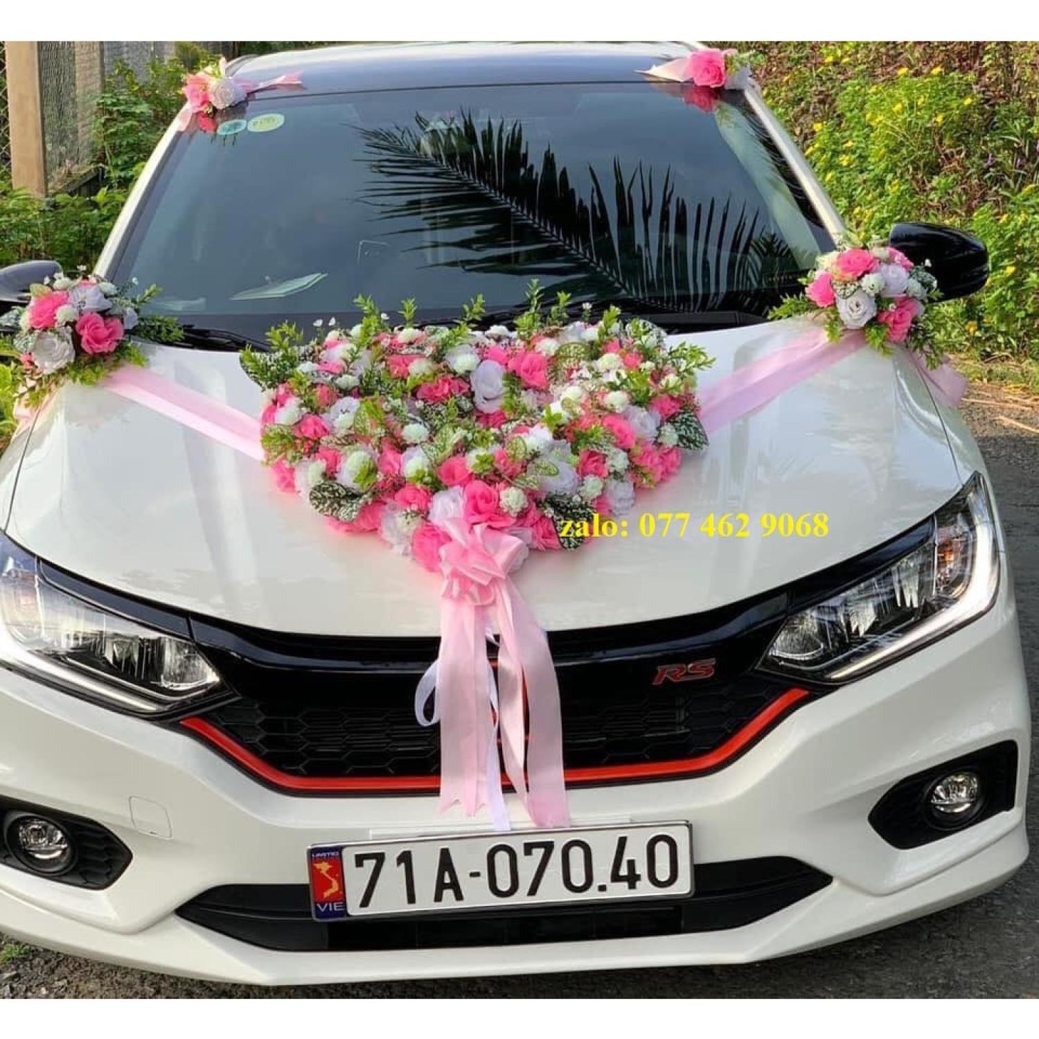 hoa trang trí xe cưới