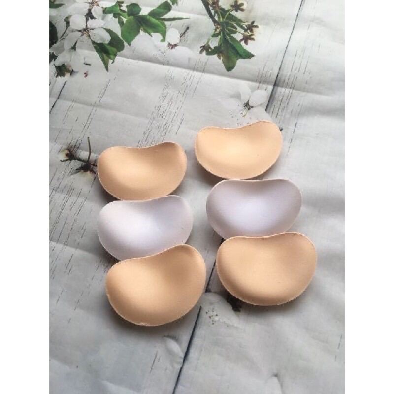 Mút nâng ngực nhét thêm vào bikini áo ngực.