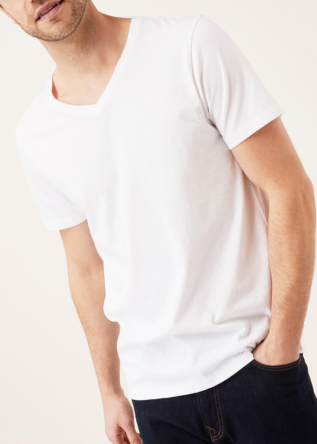 [HCM]Áo Thun Nam Casual 1st - Cổ Tim Tay Ngắn Trắng Trơn Cotton 100%