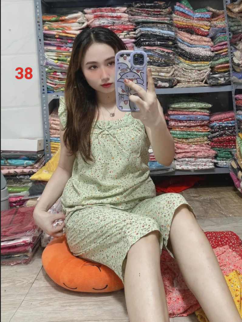 (40kg -> 73kg) real women's Korean silk outfit with bag-photo