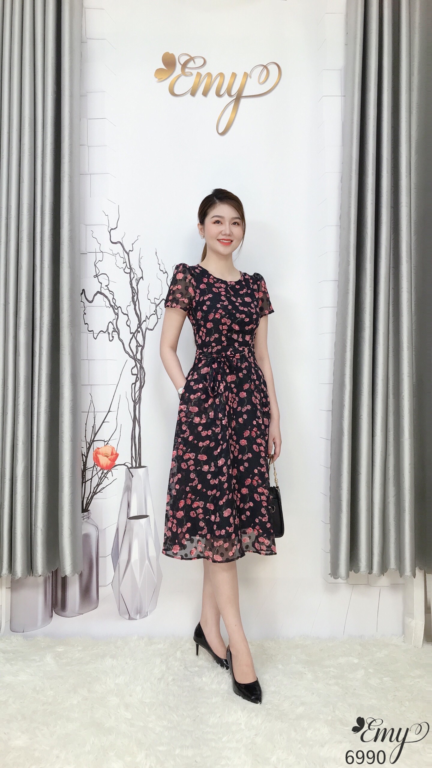 Đầm EMY EM6990  Xoè Cổ Tròn