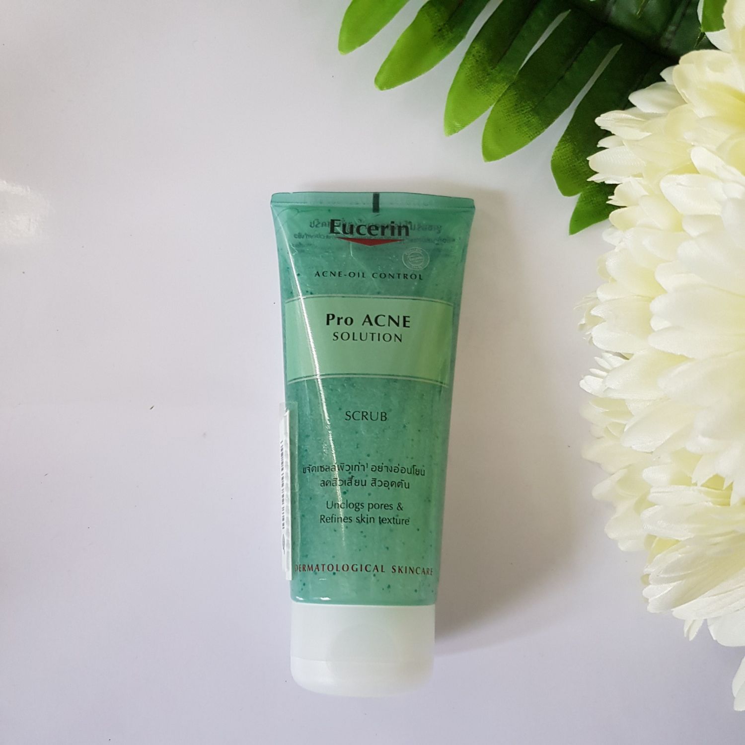 Tẩy tế bào chết cho da nhờn mụn Eucerin Pro Acne Scrub 100ml