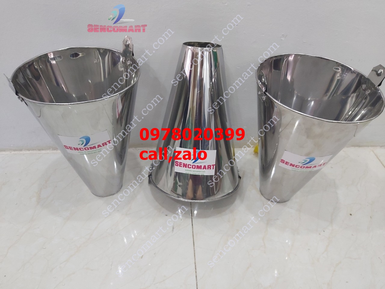 Phễu căt tiết gà vit làm bằng inox bền