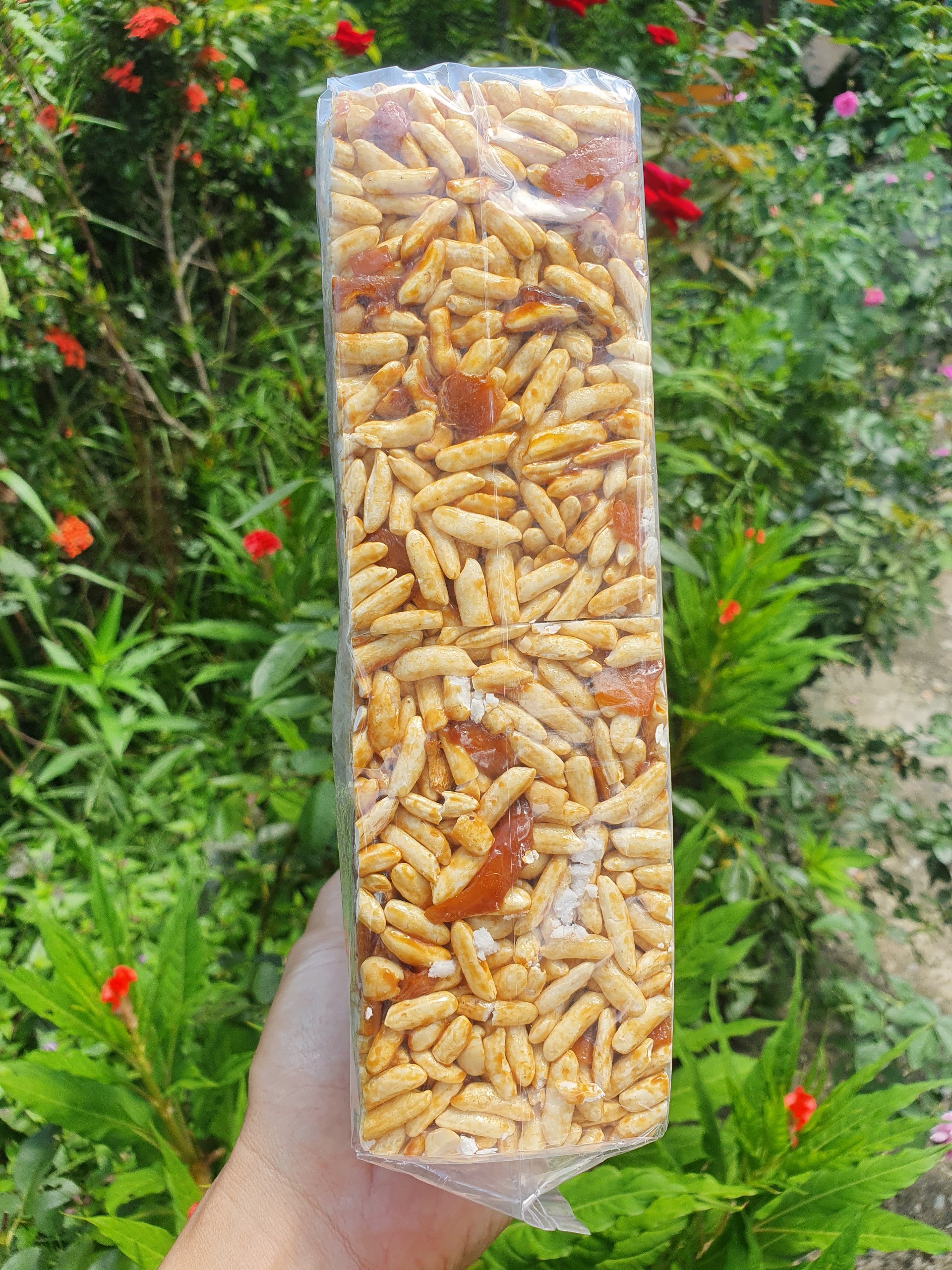 cốm gạo ngào đường thơm ngon