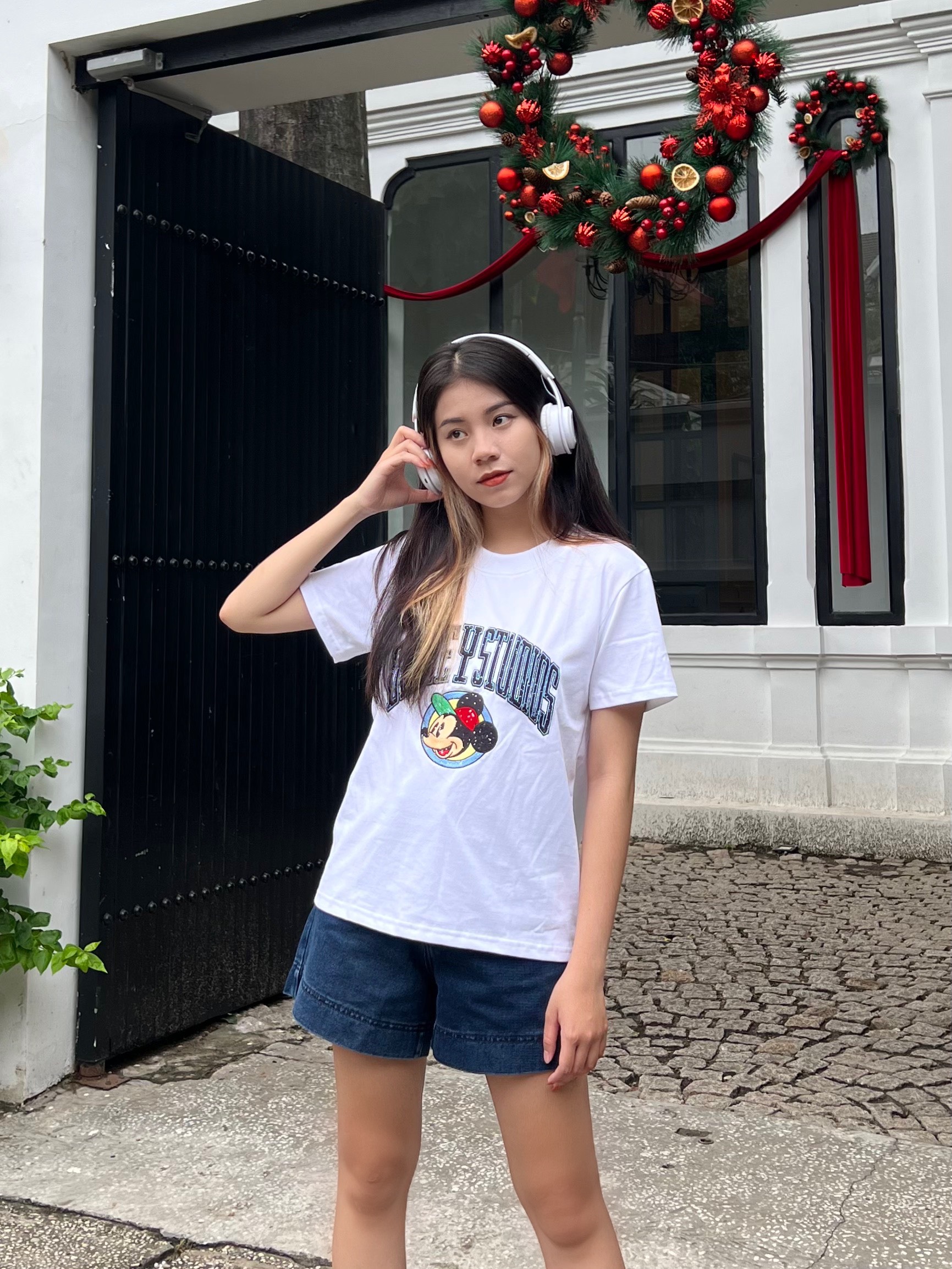 Áo thun thêu hoạ tiết hoạt hình DISNEY STUDIOS