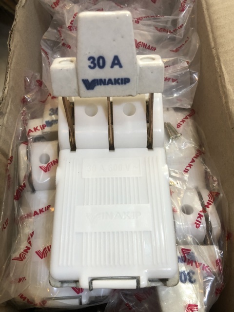 Cầu Dao Điện 3P 30A/600V - Vinakip