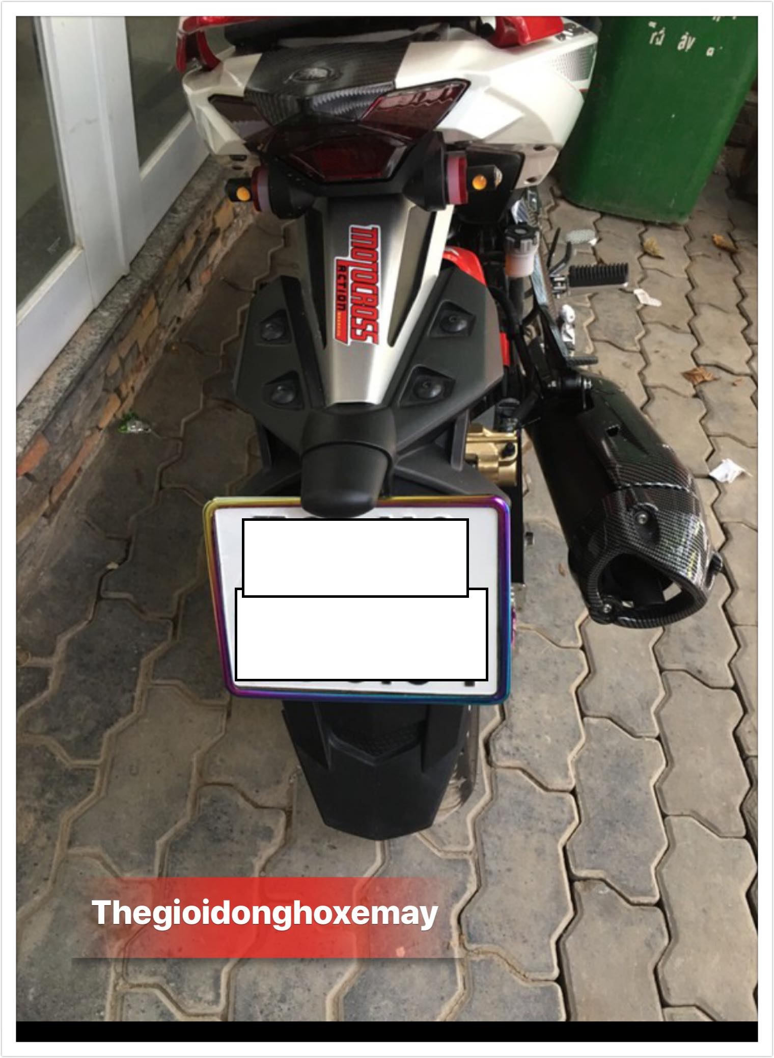 Bộ khung bọc biển số titan cao cấp