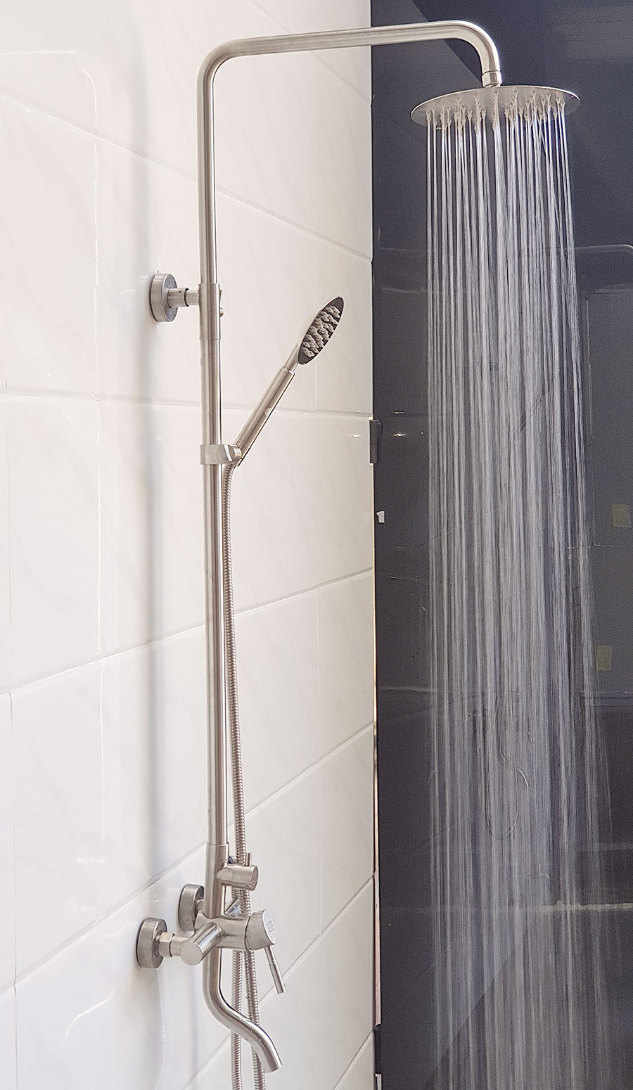 Bộ sen cây tắm đứng nóng lạnh Inox SUS 304 Eurolife EL-S918 3 chức năng, dùng tốt, không han rỉ ở môi trường nước phèn hay nhiễm mặn (Trắng vàng)