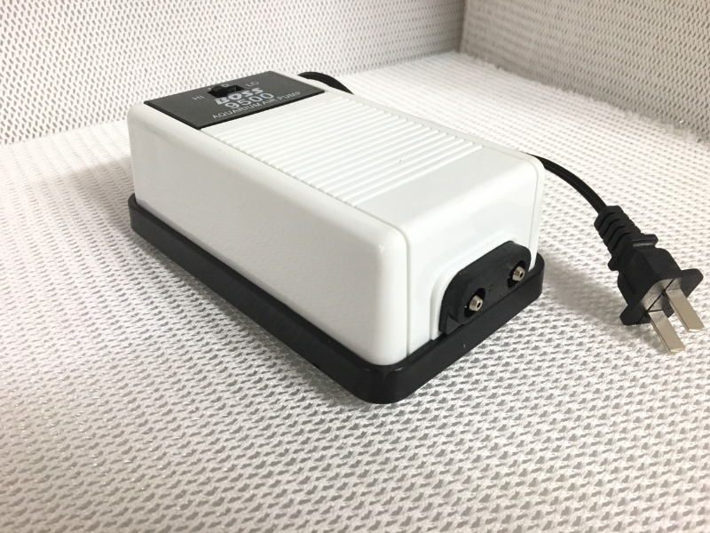 Máy sủi oxy BOSS 9500 dành cho hồ cá cảnh
