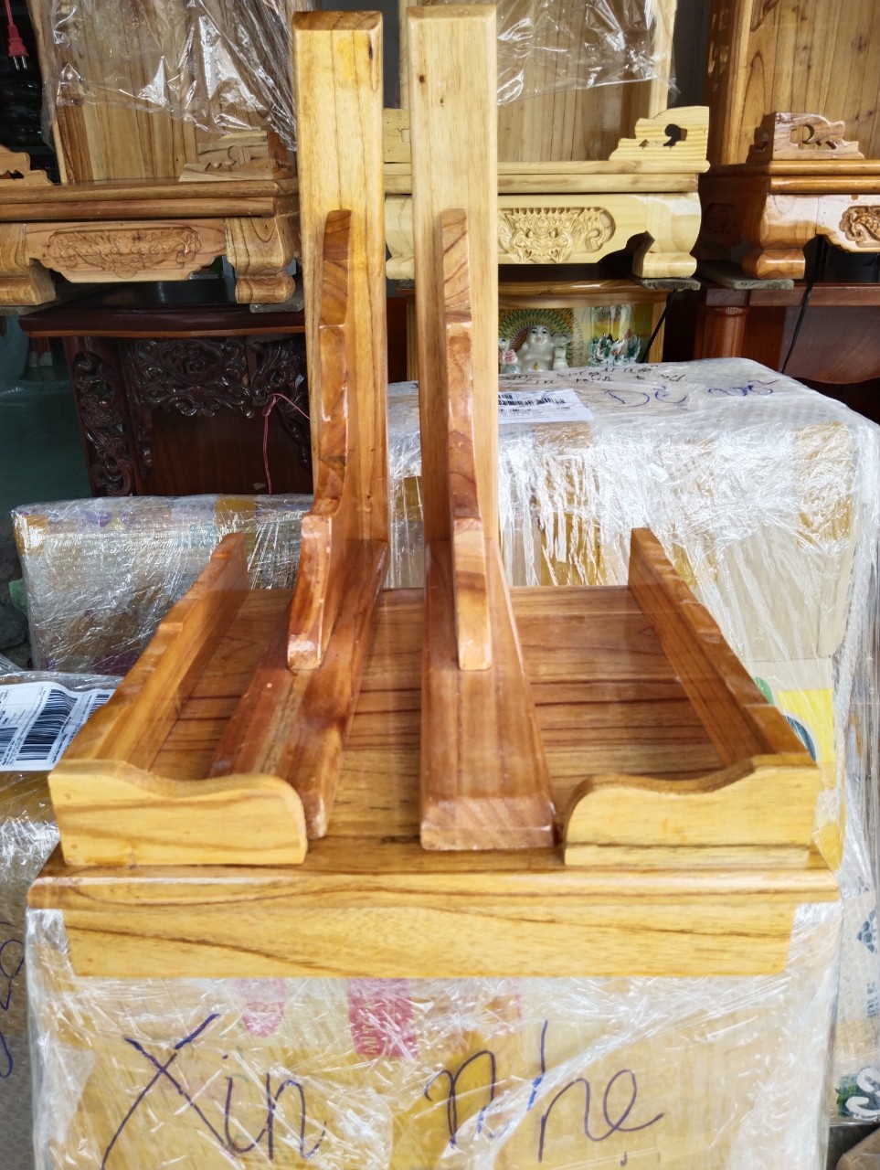 BÀN THỜ TREO TƯỜNG ĐƠN GIẢN XOAN ĐÀO
