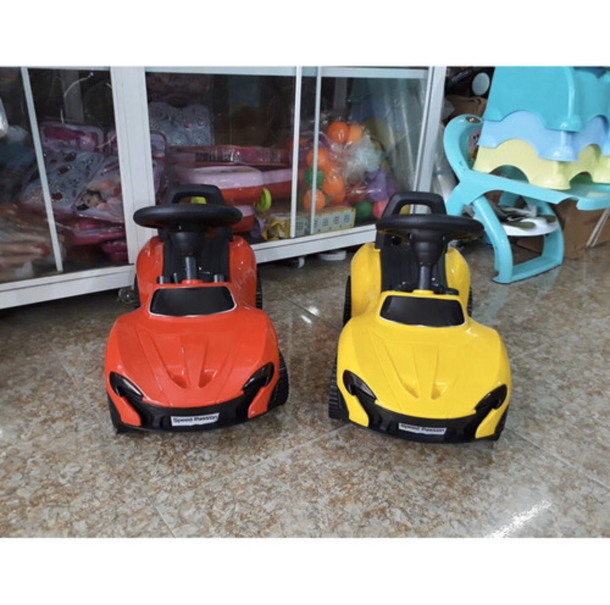 Xe lắc ô tô có nhạc, đèn, tựa lưng