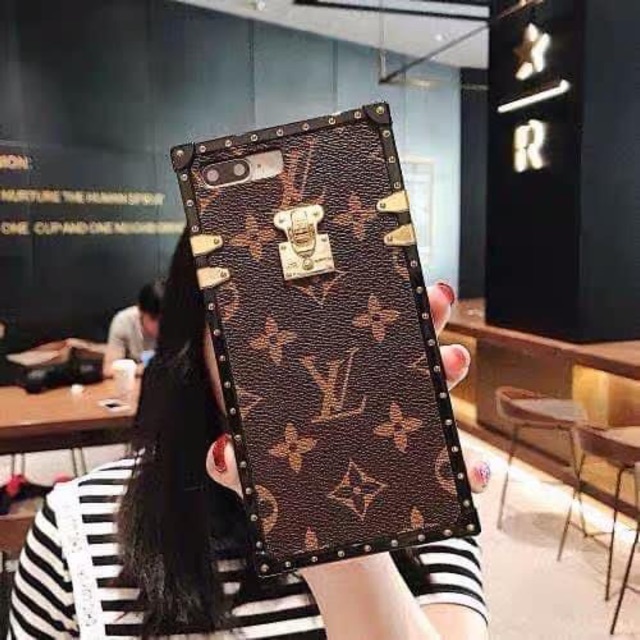 Ốp LV  sang chảnh dùng cho iphone