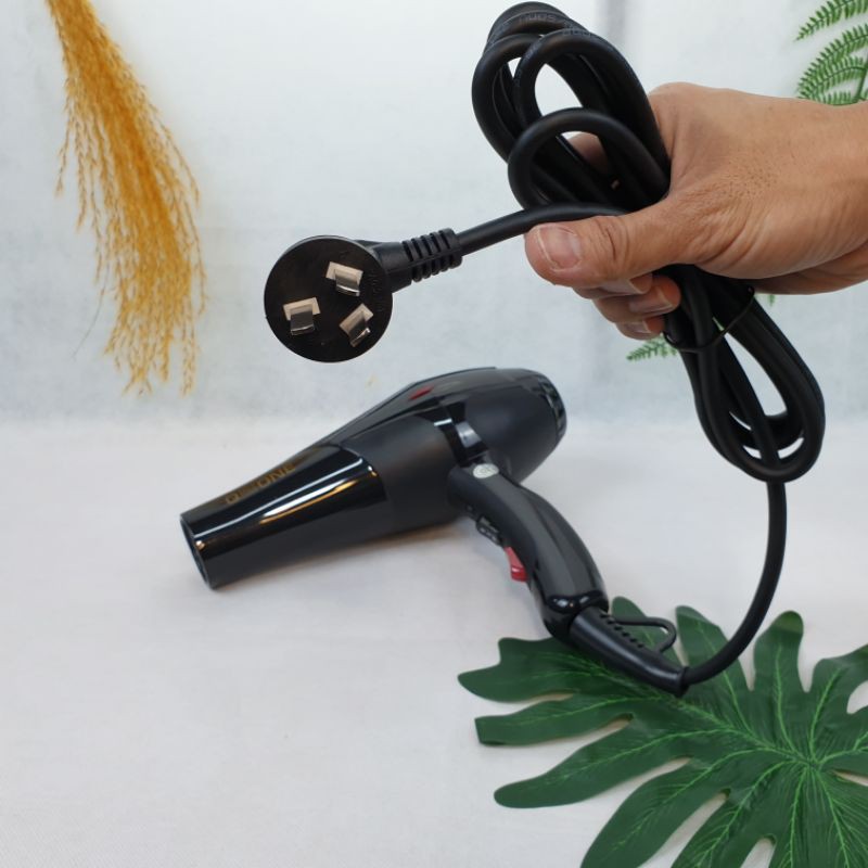 Máy sấy Q one 005 công xuất 2000W