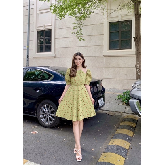 [3-5/8 Hoàn Tiền 25%]Đầm cutout cổ yếm