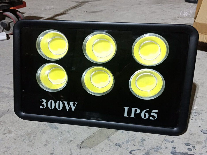 Đèn pha LED chiếu sâu (Pha cốc) 300W COB