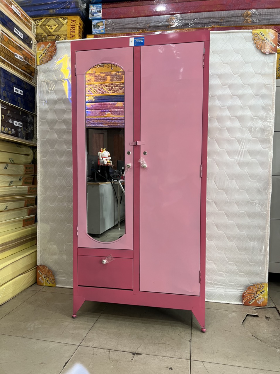 Tủ sắt quần áo cao 1m8 ngang 90cm màu hồng có hộc và khóa kéo - Nội Thất Đại Thành