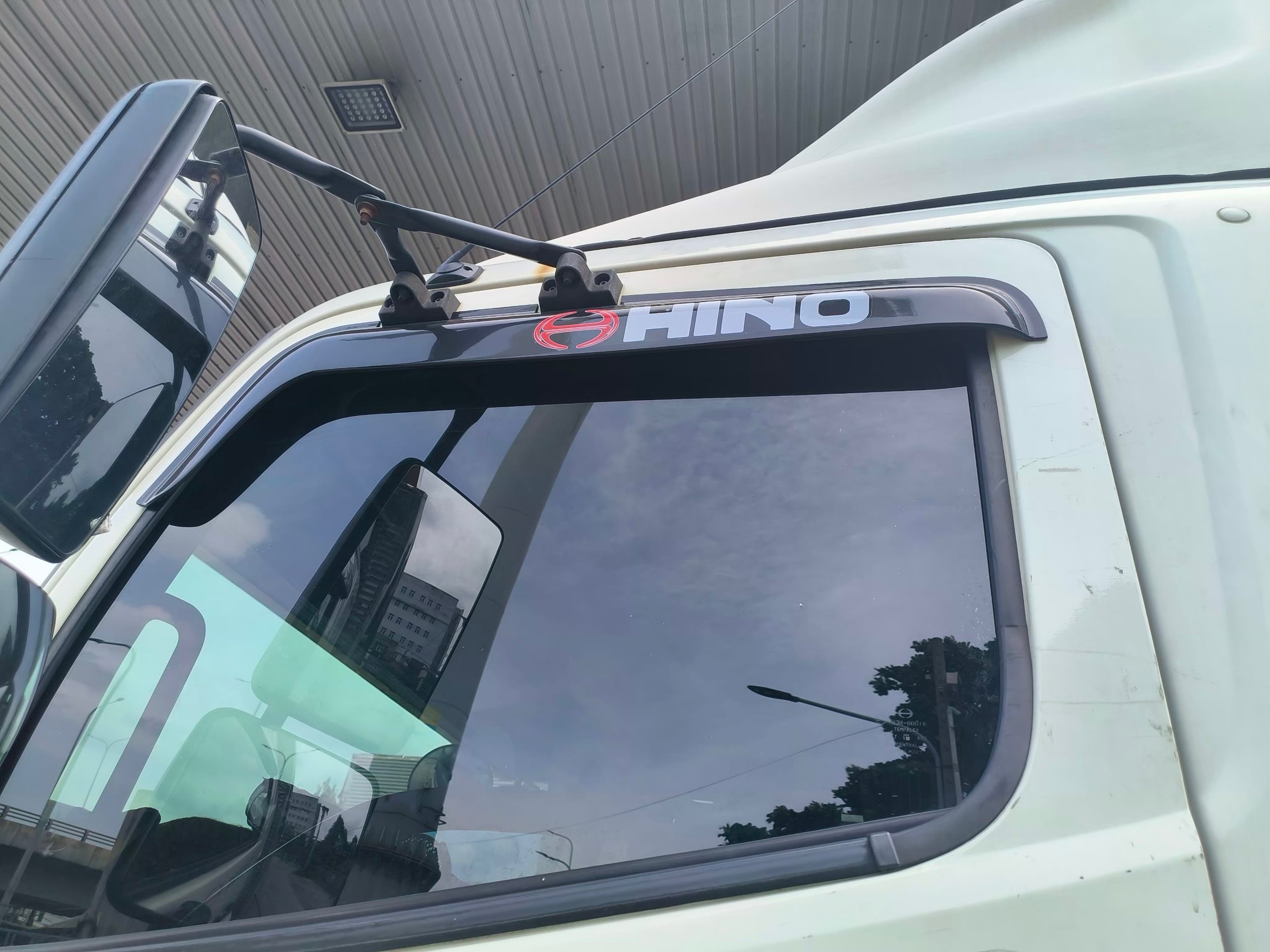 VÈ CHE MƯA XE TẢI HINO 500 FC 6 TẤN ( giá 1 cặp)