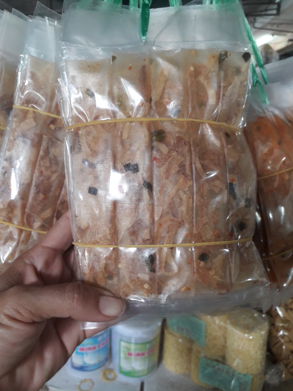 xâu 10 bịch bánh dẻo ớt cuốn hành phi ngon rẻ