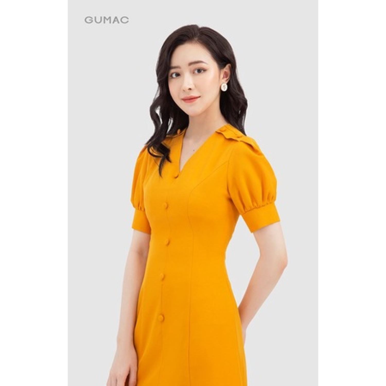 Đầm cổ V phối nút GUMAC