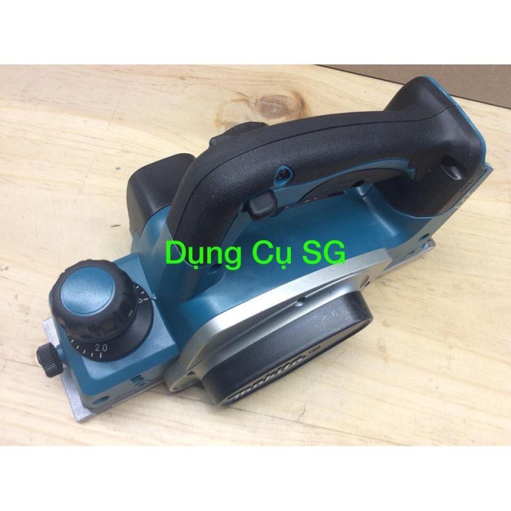 Máy bào dùng pin 18V Makita DKP180
