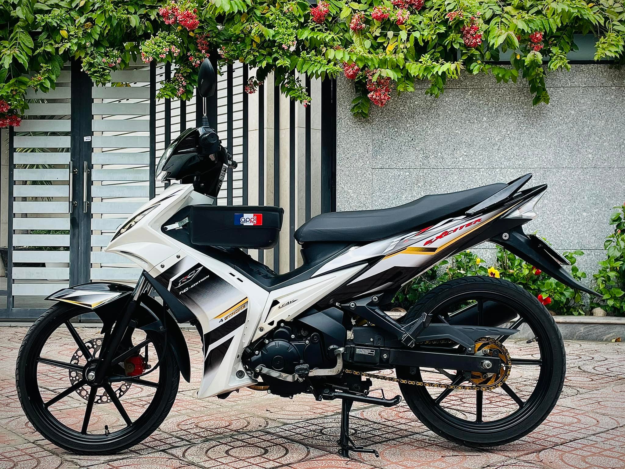Tem Rời Dán Xe Exciter 2009 Mẫu Rc Trắng Đen Vàng Cực Đẹp Chuẩn Zin, Hàng 3  Lớp Chất Lượng Cao | Lazada.Vn
