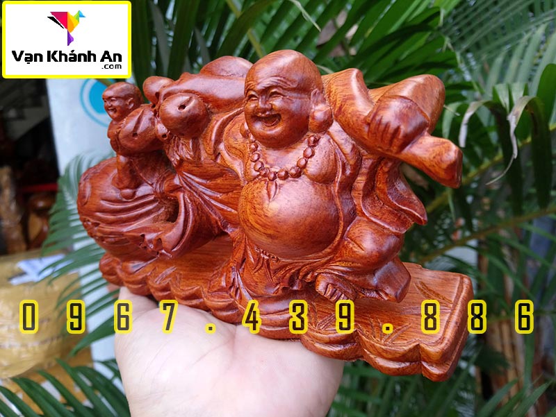 Tượng để xe ô tô bằng gỗ