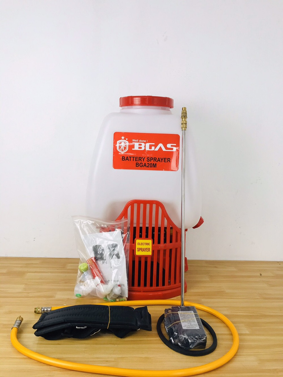 Bình xịt điện bơm đôi 20lít BGAS Model : BGA20M | 12V-12Ah
